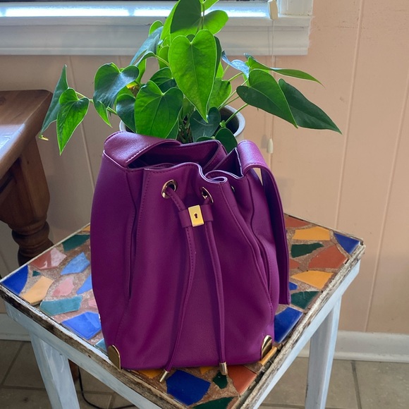 Vince Camuto bag. Inside zipper pkt. Gently used. - Picture 2 of 9